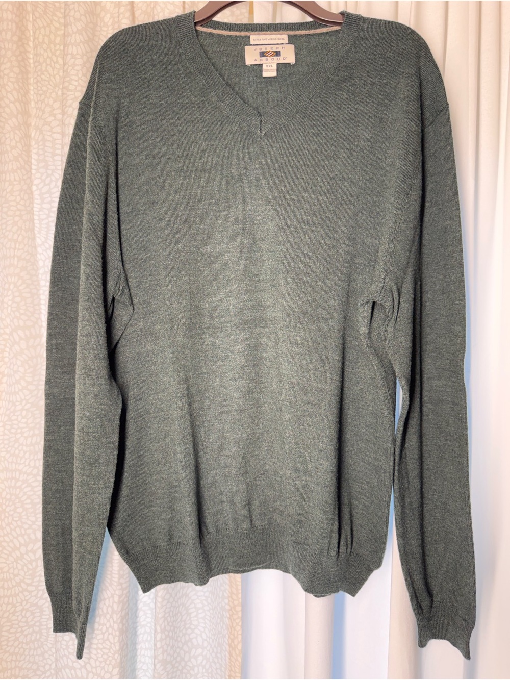 Joseph Abboud Men's V-Neck Sweater in Heather Olive Green